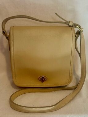 Vintage Coach Bone Leather Companion Flap Crossbody Bag 9076